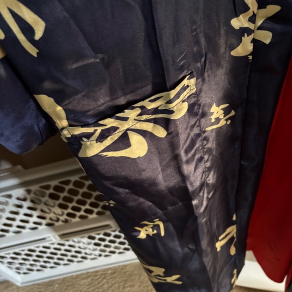 NWT Da Shang Hai Blue/Red/Gold Reversible Belted Collared Pockets Kimono Size M - Picture 4 of 16